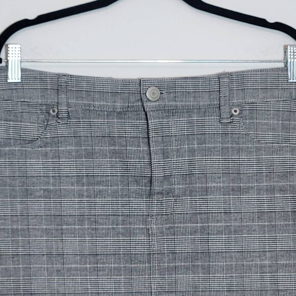 American Eagle Black and White Plaid Mini Skirt Size 14 Preppy Plaid Skirt - Picture 3 of 10